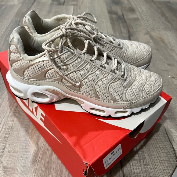 nike air max plus desert sand womens